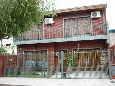 Casa · 124m² · 5 Ambientes · 1 Cochera