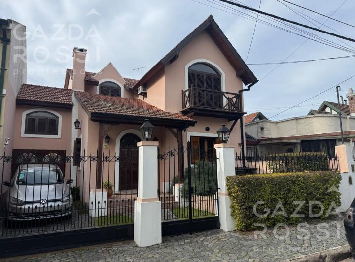 Casa · 400m² · 6 Ambientes · 2 Cocheras