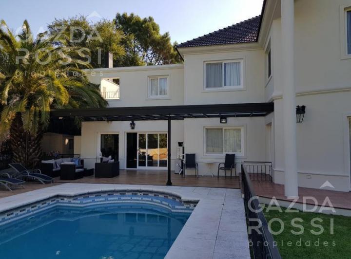 Casa · 600m² · 8 Ambientes · 2 Cocheras