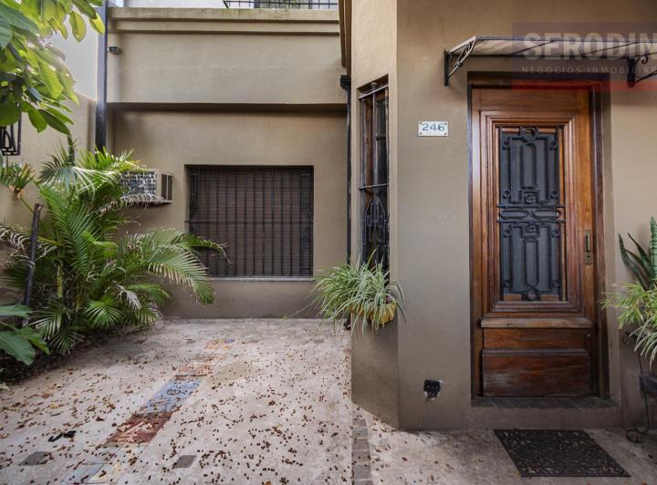 Casa · 180m² · 5 Ambientes · 2 Cocheras