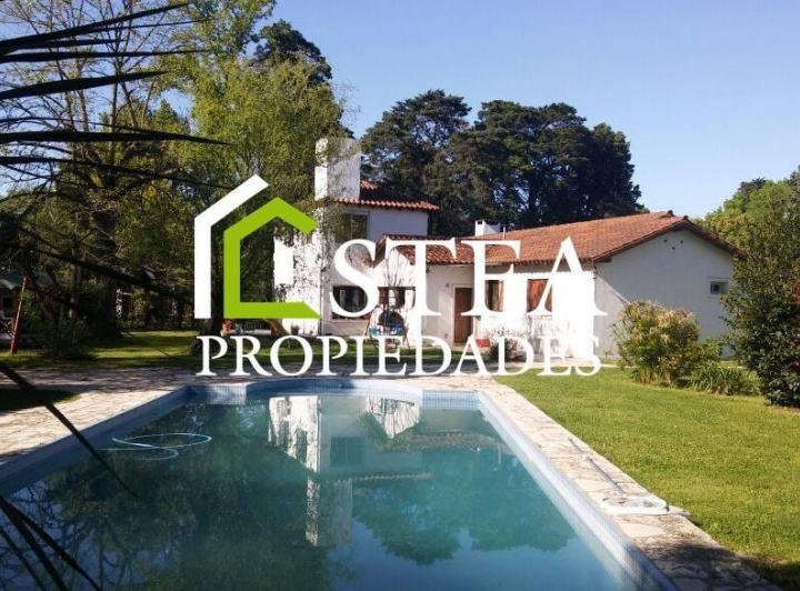 Casa · 180m² · 5 Ambientes · 2 Cocheras