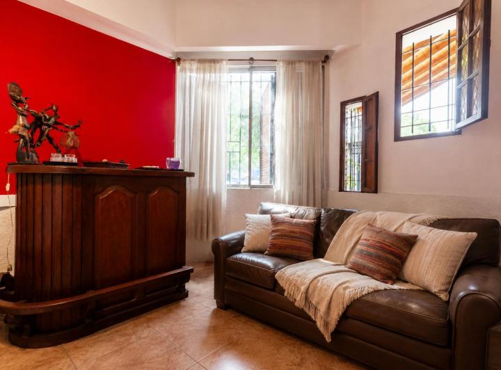 Casa · 216m² · 6 Ambientes · 1 Cochera