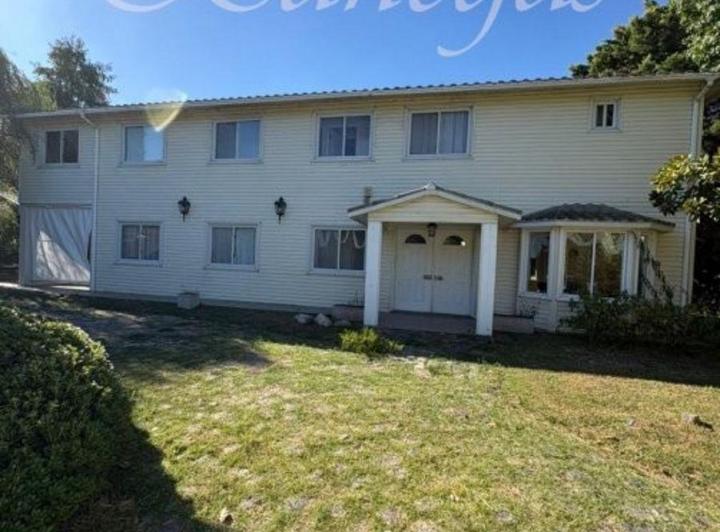 Casa · 324m² · 5 Ambientes · 2 Cocheras