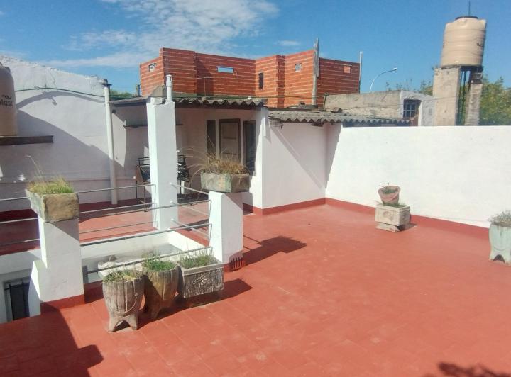Casa · 187m² · 6 Ambientes · 1 Cochera