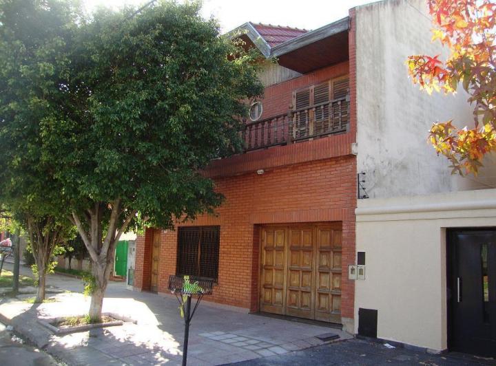 Casa · 1ha · 5 Ambientes · 1 Cochera