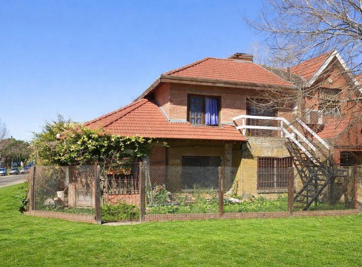 Casa · 268m² · 5 Ambientes · 2 Cocheras