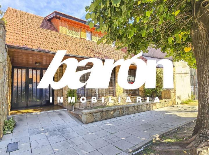 Casa · 190m² · 5 Ambientes · 2 Cocheras