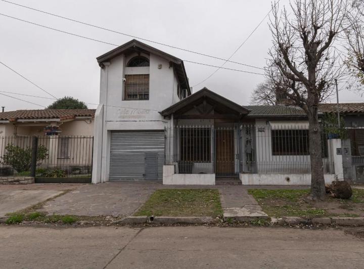 Casa · 316m² · 5 Ambientes · 1 Cochera