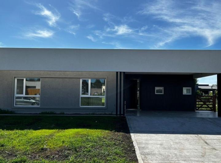 Casa · 150m² · 6 Ambientes · 5 Cocheras
