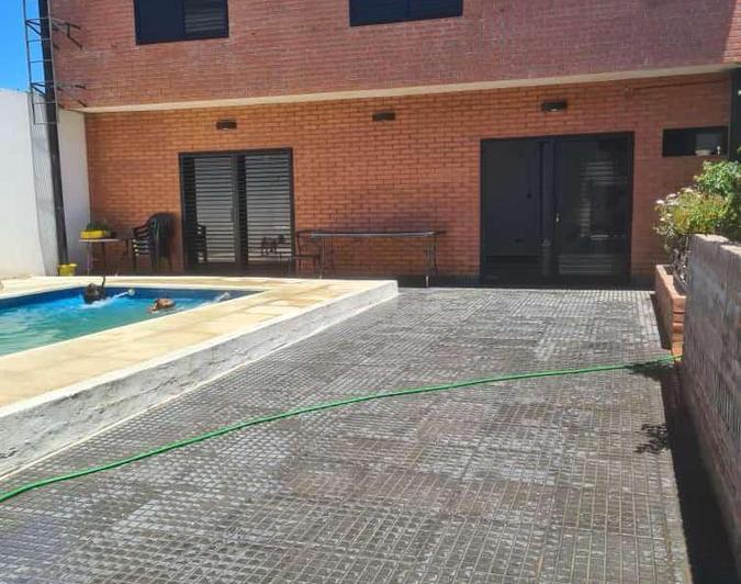 Casa · 260m² · 7 Ambientes · 3 Cocheras