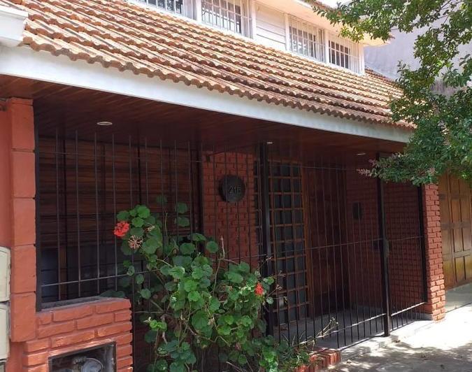 Casa · 190m² · 5 Ambientes · 1 Cochera