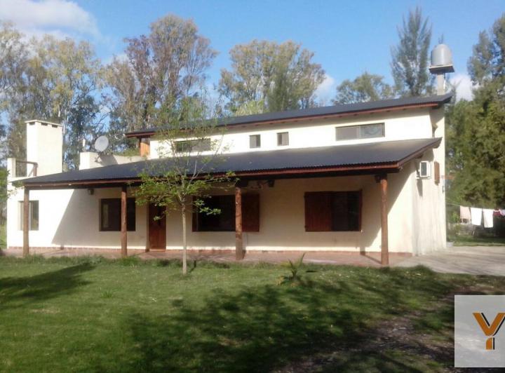 Casa · 194m² · 5 Ambientes · 2 Cocheras