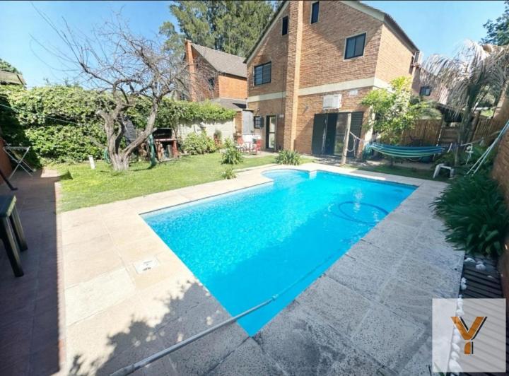 Casa · 140m² · 7 Ambientes · 2 Cocheras