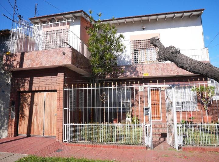 Casa · 160m² · 5 Ambientes · 1 Cochera