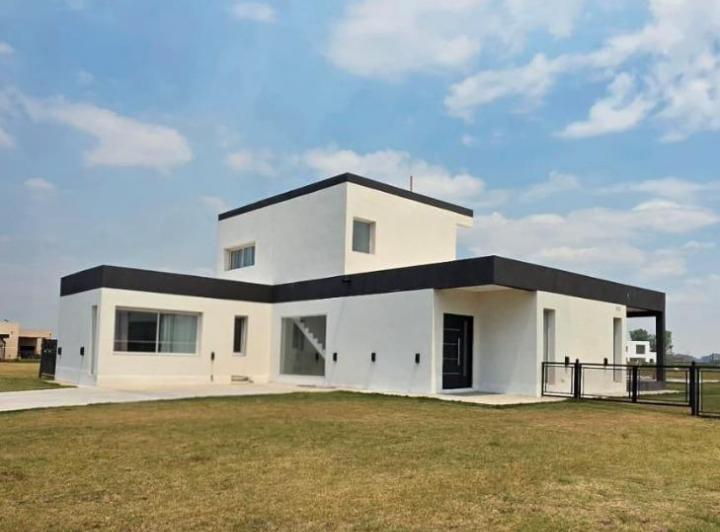 Casa · 200m² · 5 Ambientes