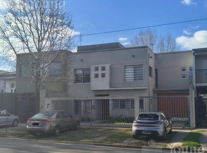 Casa · 147m² · 4 Ambientes · 2 Cocheras
