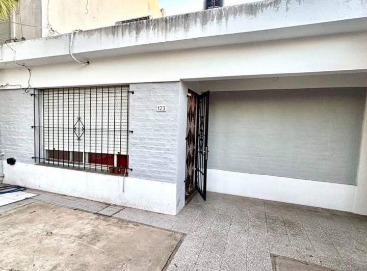 Casa · 103m² · 5 Ambientes · 2 Cocheras