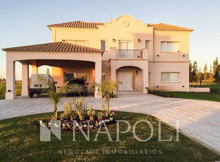 Casa · 420m² · 6 Ambientes · 2 Cocheras