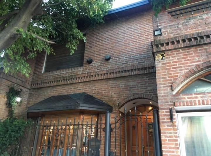 Casa · 200m² · 5 Ambientes · 1 Cochera