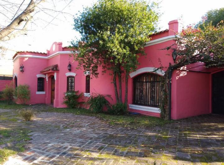 Casa · 200m² · 10 Ambientes · 2 Cocheras