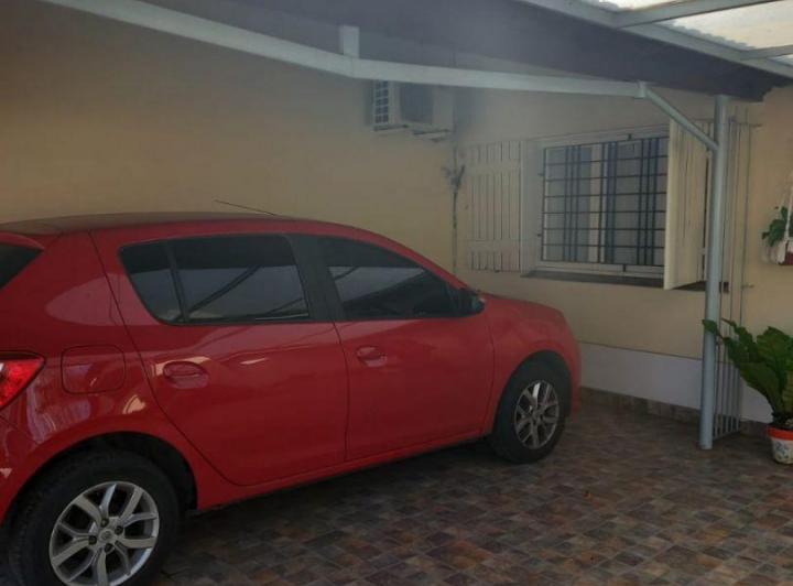 Casa · 250m² · 5 Ambientes · 2 Cocheras