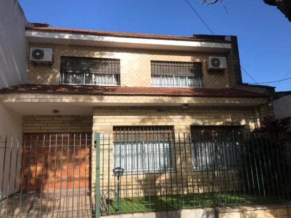 Casa · 200m² · 5 Ambientes