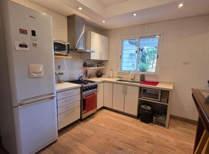 Casa · 180m² · 5 Ambientes · 2 Cocheras