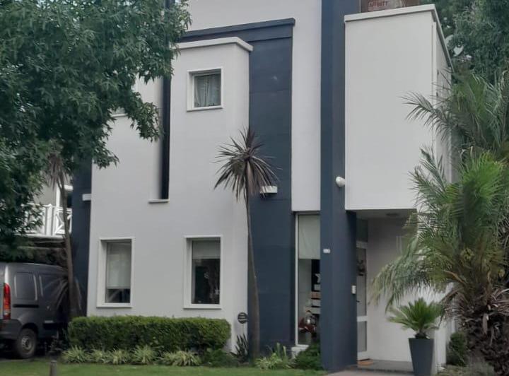 Casa · 148m² · 6 Ambientes · 1 Cochera