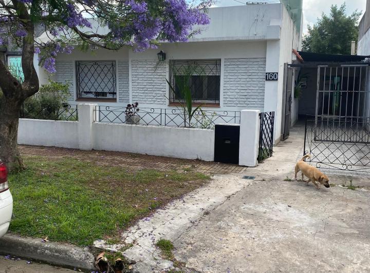 Casa · 200m² · 6 Ambientes · 1 Cochera