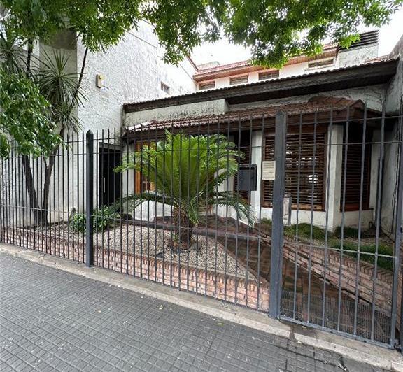 Casa · 300m² · 5 Ambientes