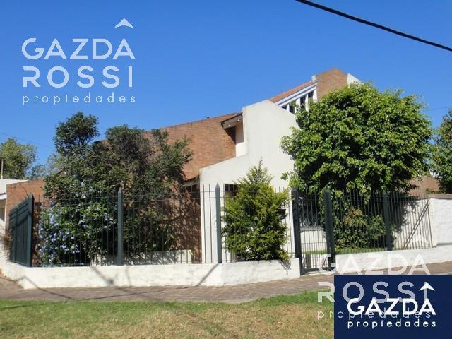 Casa · 150m² · 6 Ambientes · 2 Cocheras