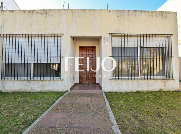 Casa · 105m² · 6 Ambientes · 1 Cochera