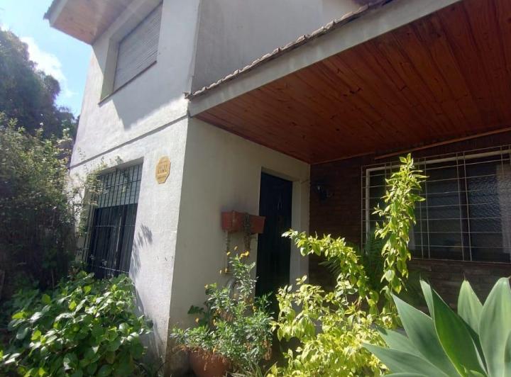 Casa · 174m² · 5 Ambientes · 1 Cochera
