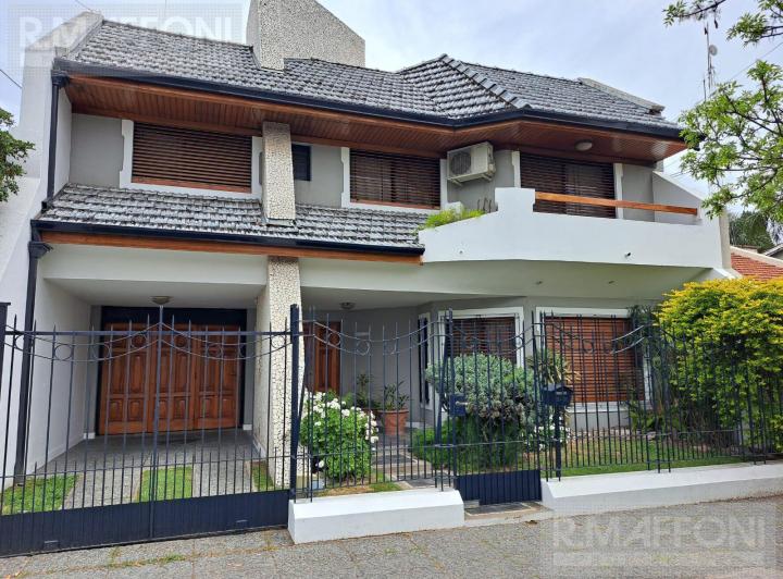 Casa · 324m² · 7 Ambientes · 4 Cocheras