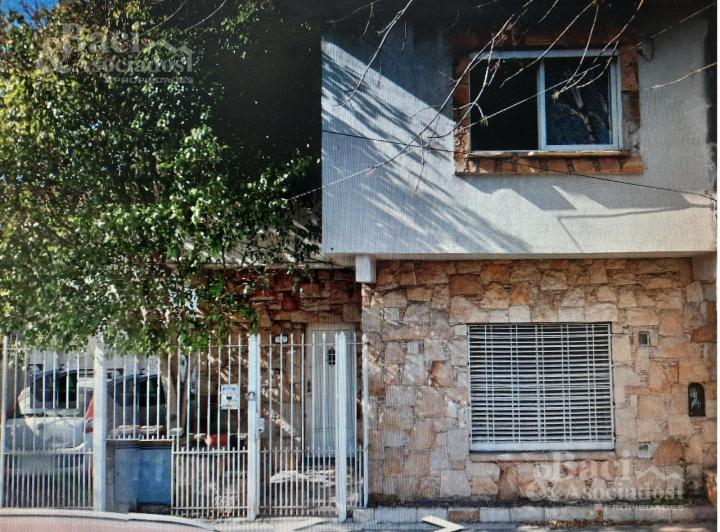 Casa · 500m² · 5 Ambientes · 1 Cochera