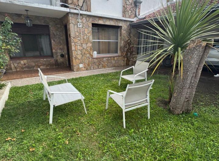 Casa · 220m² · 6 Ambientes · 1 Cochera