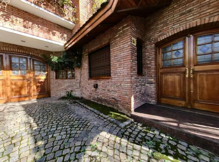 Casa · 505m² · 7 Ambientes · 4 Cocheras