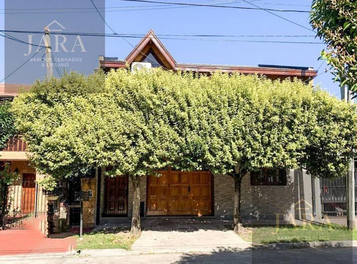 Casa · 307m² · 6 Ambientes · 1 Cochera