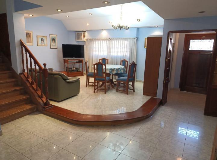 Casa · 180m² · 5 Ambientes · 1 Cochera