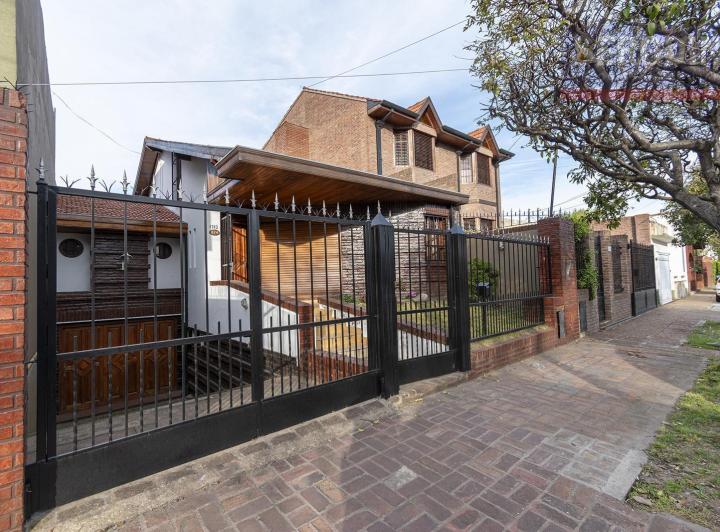 Casa · 427m² · 5 Ambientes · 3 Cocheras