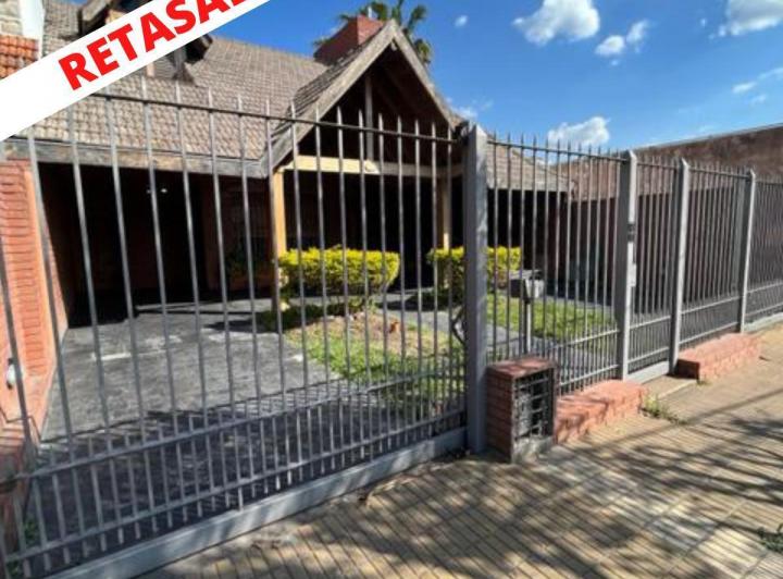 Casa · 310m² · 6 Ambientes · 4 Cocheras