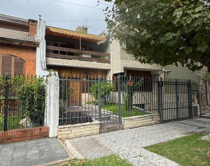 Casa · 175m² · 5 Ambientes · 1 Cochera