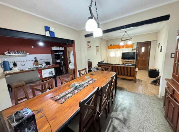 Casa · 110m² · 7 Ambientes