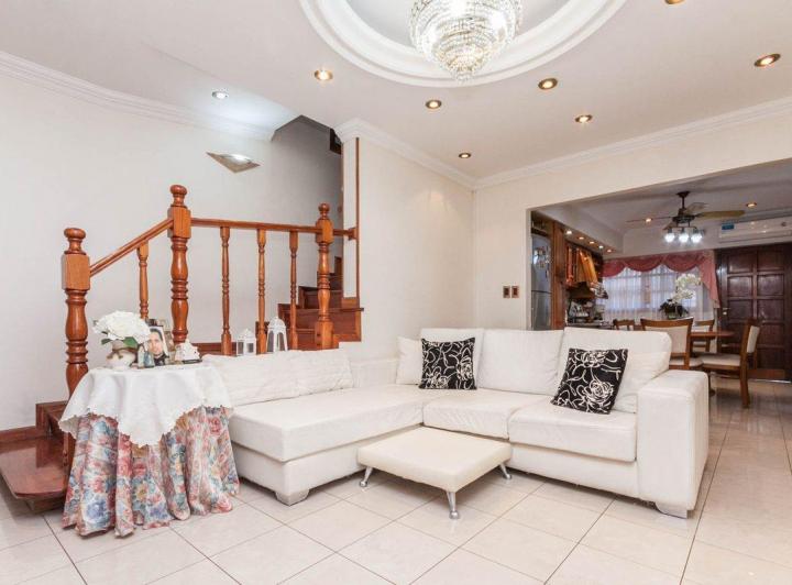 Casa · 283m² · 6 Ambientes · 1 Cochera
