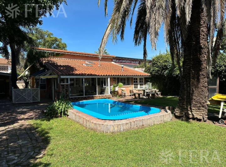 Casa · 121m² · 5 Ambientes · 1 Cochera