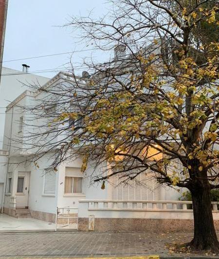 Casa · 170m² · 5 Ambientes · 1 Cochera