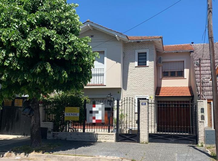 Casa · 252m² · 6 Ambientes · 1 Cochera