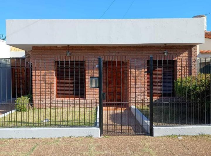 Casa · 190m² · 5 Ambientes · 4 Cocheras