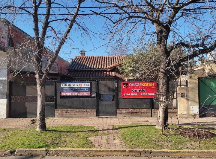Casa · 253m² · 6 Ambientes · 1 Cochera