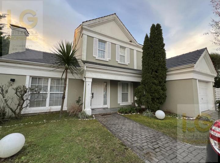 Casa · 350m² · 5 Ambientes